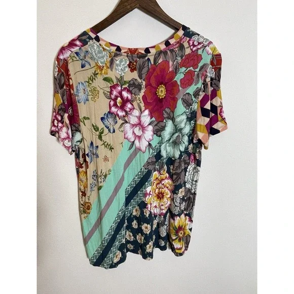 JOHNNY WAS Nellie Favorite S/S Multicolor Floral V-Neck Swing Tee Size L - Picture 11 of 13
